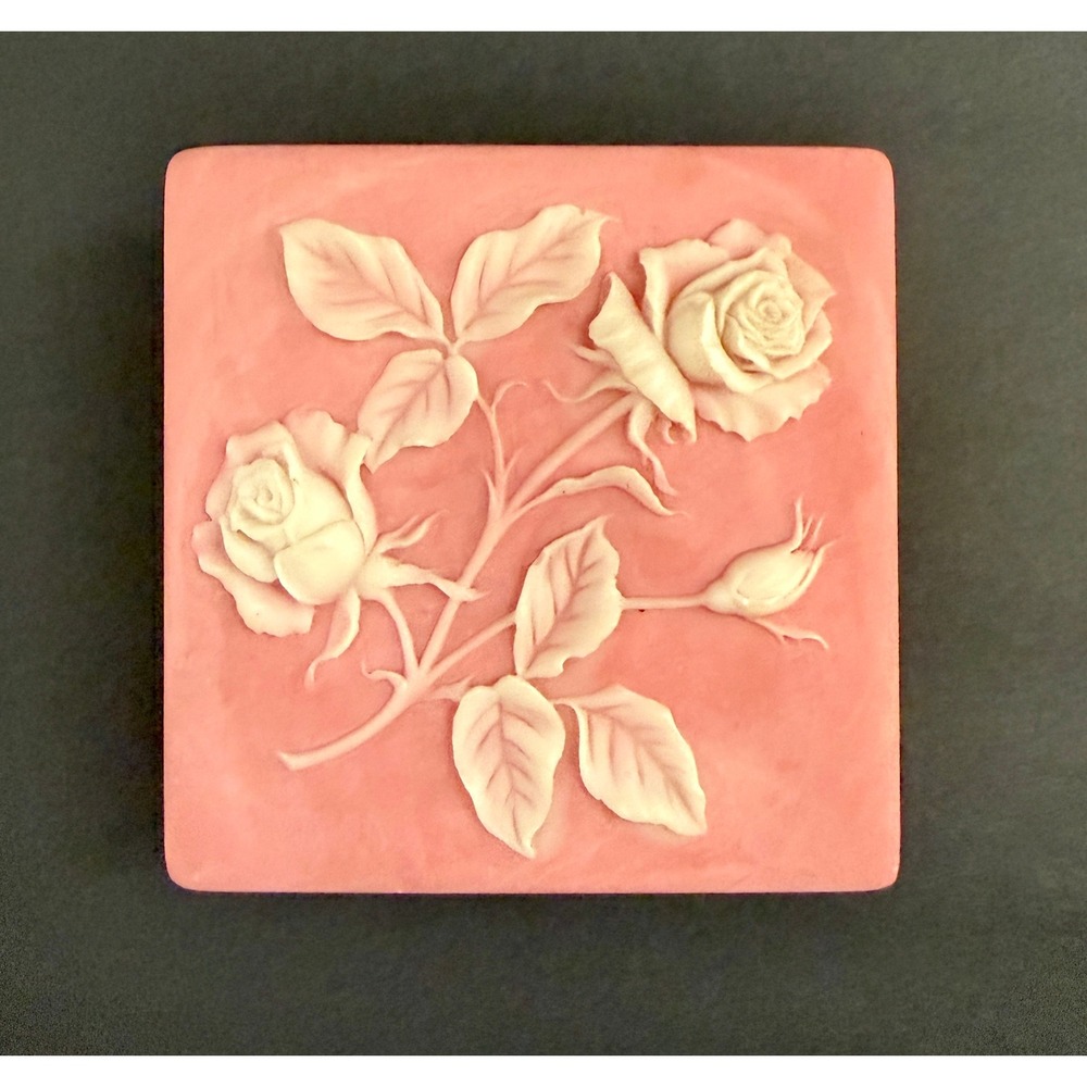 Vintage‎ Design Gifts International - Pink with White Roses